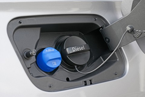 Remplissage AdBlue : où se trouve le bouchon et comment faire