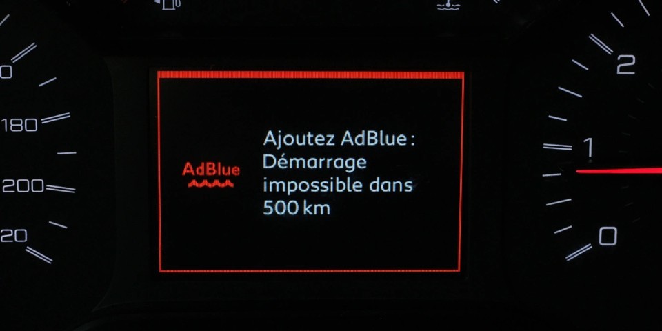 Alerte antipollution et AdBlue pour illustrer les codes défaut EGR FAP et SCR