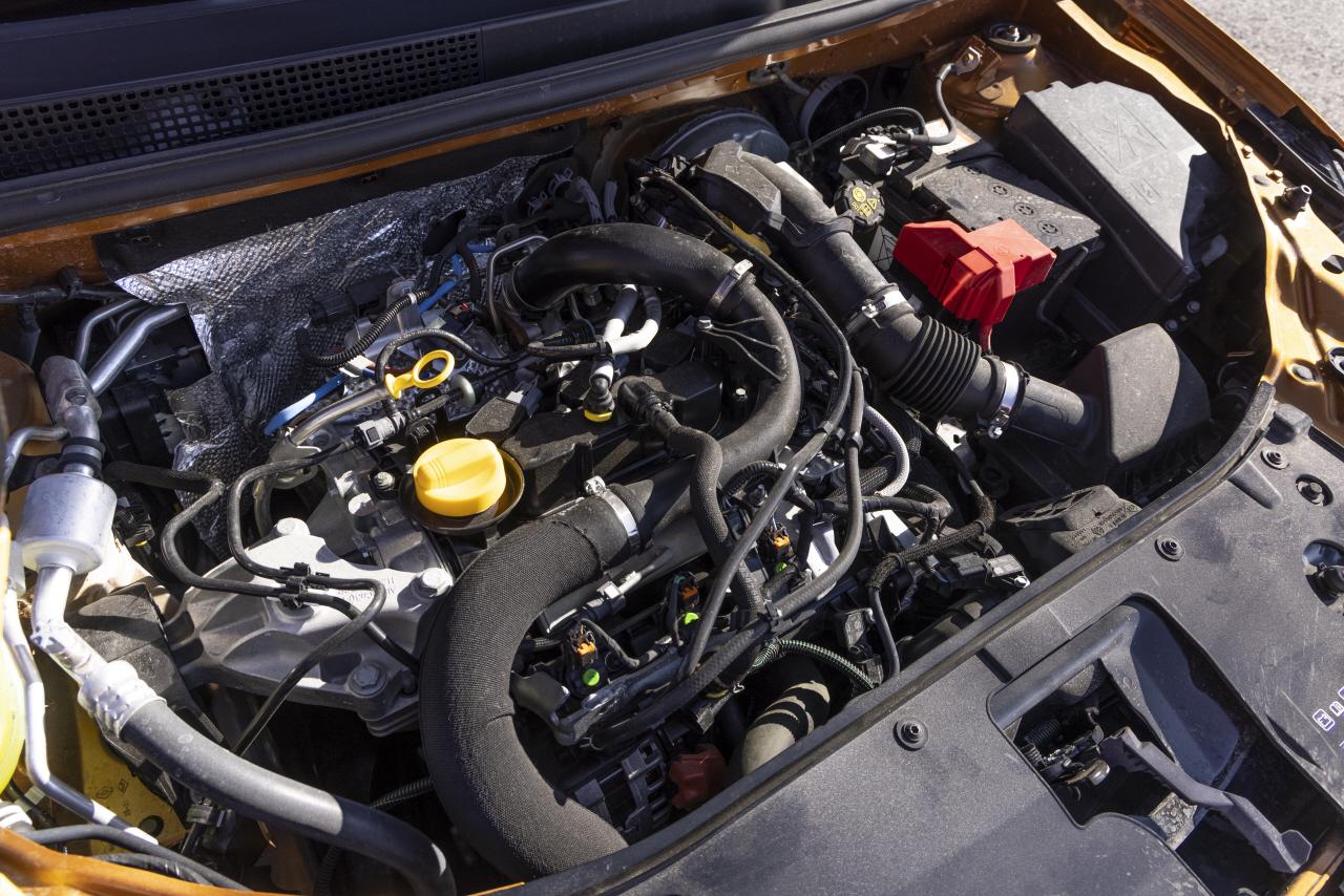 Compartiment moteur pour illustrer le code défaut P0442 lié au système EVAP